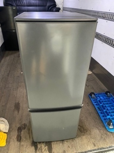 福岡市内配送設置無料　2022年式　三菱電機 MITSUBISHI ELECTRIC MR-P15G-H [冷蔵庫 （146L・右開き） 2ドア マットチャコール]