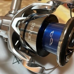 シマノ　23 ストラディック4000XG 新品未使用です。