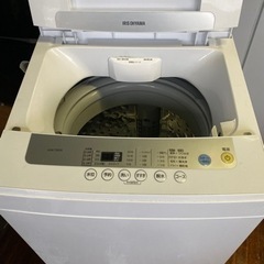 福岡市内配送設置無料　アイリスオーヤマ 洗濯機 5kg 全自動 風乾燥 お急ぎコース ステンレス槽 ホワイトシルバー IAW-T502E