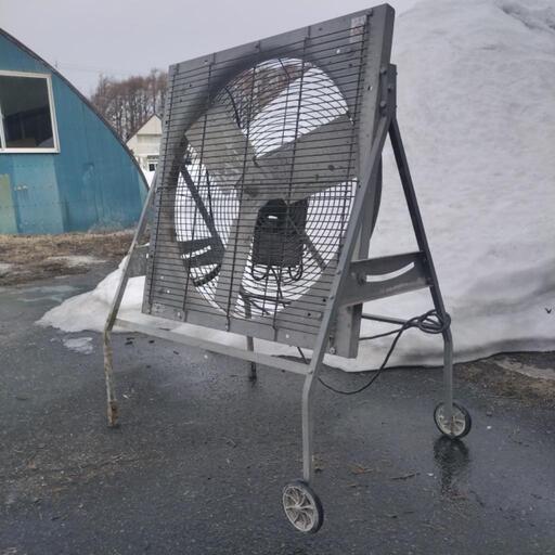 インバーターファン牛舎用（3相200v脚曲がり） インバーターファン牛舎用（3相200v脚曲がり）