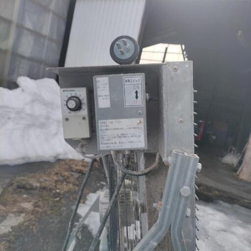 インバーターファン牛舎用（3相200v脚曲がり）