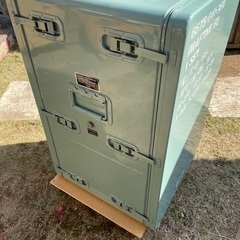 米軍が器具などを収納するステーションデスク　MEDICAL INSTRUMENT Military Desk