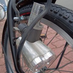 点検整備済み　20インチ　変速付き　オシャレな自転車　カゴ・ライト・鍵付きで便利!!　タイヤ、ワイヤー、チェーン等を新品に交換済み　オーバーホール済み