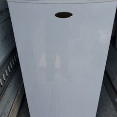 三ツ星貿易 MD-850FF 冷凍庫 85L アップライト型フリーザー ヨドバシ.com - 三ツ星貿易 MITSUBOSHI BOEKI 冷凍庫（85L