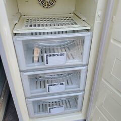 三ツ星貿易 MD-850FF 冷凍庫 85L アップライト型フリーザー 三ツ星貿易 MD-850FF 冷凍庫 85L アップライト型フリーザー 近場配達 可