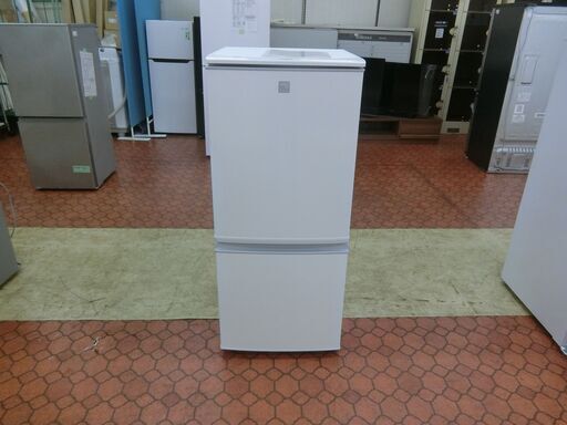 ID 406568　冷蔵庫２ドア　137L　シャープ　２０１９年　SJ-14E7-K（W)