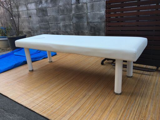 【御値下げ】マッサージベッド 低反発 有孔 ホワイト 190×65×H55㎝ セブンビューティー