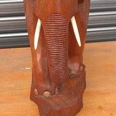 木彫りのアフリカ像