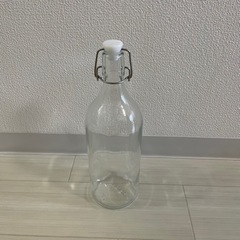 IKEA イケア　蓋付きボトル