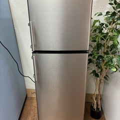 I714 🌈 2020年製の美品♪ アズマ 冷蔵庫 (136L) ⭐ 動作確認済 ⭐ クリーニング済