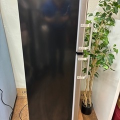 I714 🌈 2020年製の美品♪ アズマ 冷蔵庫 (136L) ⭐ 動作確認済 ⭐ クリーニング済