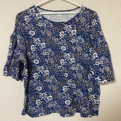 #3189 ユニクロ　XL 半袖　Tシャツ　UT ネイビー花柄