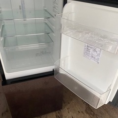 北九州市内配送無料　保証付き　2020年　Hisense(ハイセンス) 冷蔵庫 ブラウン HR-G13B-BR ［2ドア /右開きタイプ /134L］  