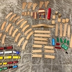 【取引中】木製レール、電車おもちゃ　