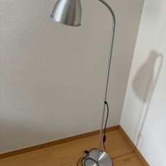 IKEA フロアランプ（調光可能電球付）