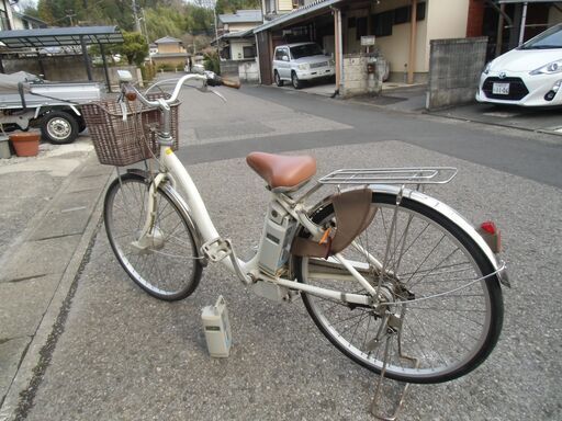 電動アシスト自転車　２６インチ　バッテリー２個　鍵３個　充電器付き商談中