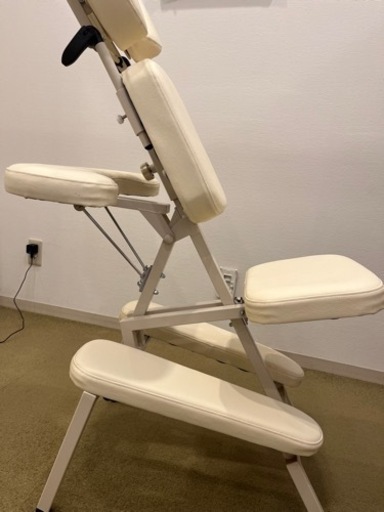 うつ伏せになれない人用 施術ベッド イス