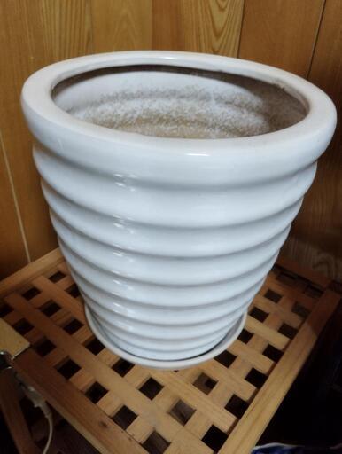 最終値下げ【未使用に近い美品】植木鉢（陶器）＋受け皿（陶器）付き