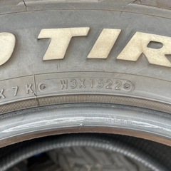 美品トーヨータイヤ　オープンカントリー　ホワイトレター　265/70R17