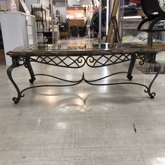 取りに来れる方限定！ガラス製のセンターテーブルです！