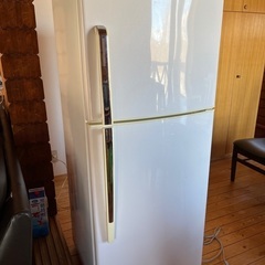 冷蔵庫　Haier 2010年製　2ドア232L