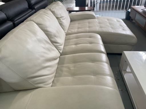 カウチソファ クリーム色 ポポ クリーム色 2人掛けソファ ボタン付き