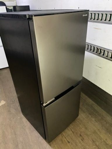福岡市内配送設置無料　2022年式　シャープ(SHARP) 冷蔵庫 SJ-D15J-H 幅49.5cm 152L 扉の開閉を左右選べる「つけかえどっちもドア」採用 霜取り不要 2)ブラック
