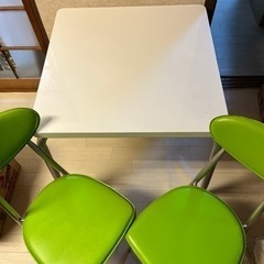 食卓テーブル2人椅子付き