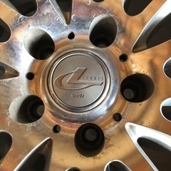 車のパーツ タイヤ、ホイール
