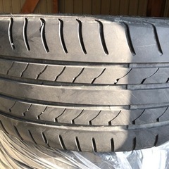 車のパーツ タイヤ、ホイール
