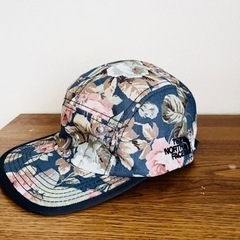 ザノースフェイス　花柄キャップ