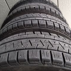 0円！履き潰し用！PIRELLI 175/65R15スタッドレスタイヤ