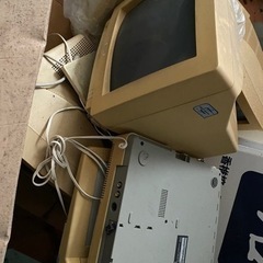 レトロパソコン大量とジャンクテレビ