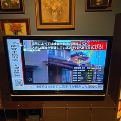 大型　壁掛け可能　テレビ