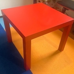 【取引中】テーブル　赤色