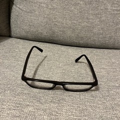 フレーム壊れたメガネ