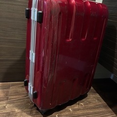【決まりました】長期滞在用スーツケース赤