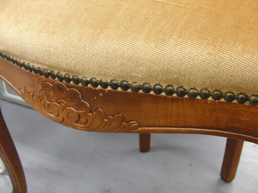 ロココ調 アームチェア 椅子 幅54cm 猫脚 イス シック 鋲打 店頭渡し