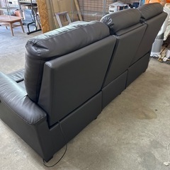 【売却済】NITORI 3人掛け電動リクライニングソファー ビリーバ 革