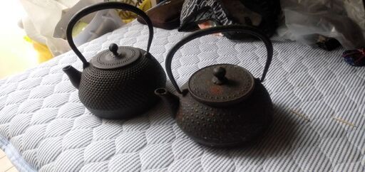 鉄瓶　2つ　岩鋳　南部鉄器