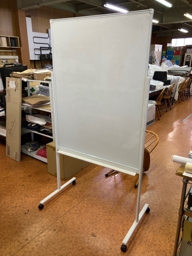 《取引成立》ホワイトボード　片面　キャスター付き　１個　横幅９５ｃｍ　高さ１８０ｃｍ　美品