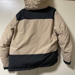 ファーストダウン　　フード付きブルゾン