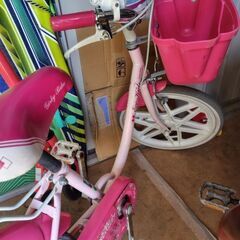 子どもピンク自転車