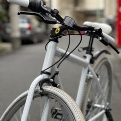 【美品】自転車 クロスバイク 6段変速