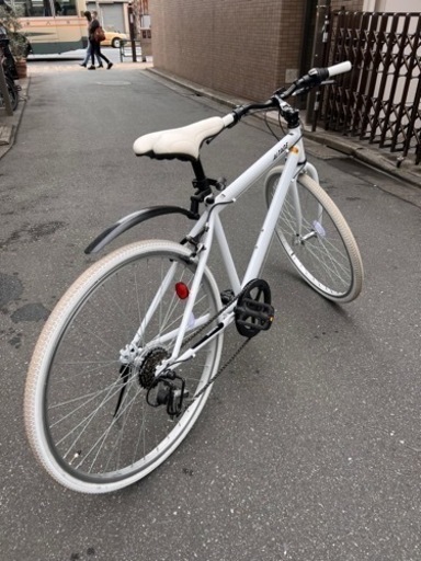 【美品】自転車 クロスバイク 6段変速