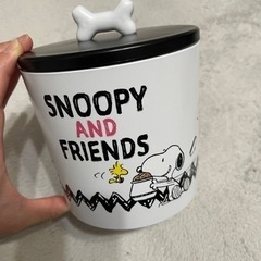 スヌーピー　SNOOPY お菓子　入れ物　USJ お土産