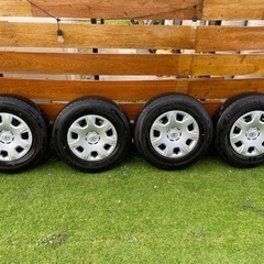 ハイエース　新車外しタイヤ