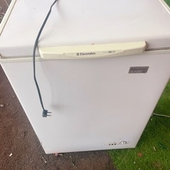 ELECTROLUX  冷凍庫　105L 通電オッケー　