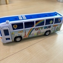 バスのおもちゃ