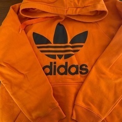 adidasパーカー